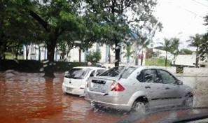 Chuva forte provoca alagamentos em pelo menos seis pontos de Maringá